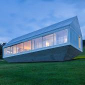 Konieczny's Ark: a "torch in the dark" made of cement and glass